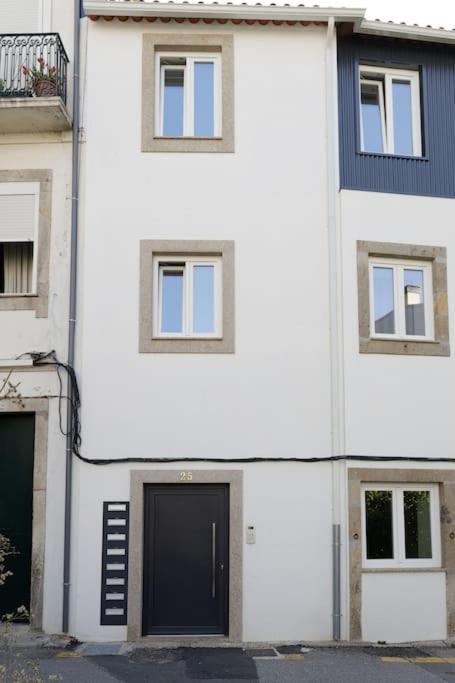 Cosy Flat, Center